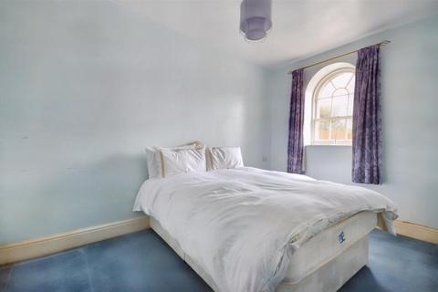 2 bedroom retirement property for sale, Milford Court, Gillingham