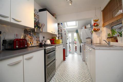 194 Belsize Avenue, Peterborough, PE2 9HX