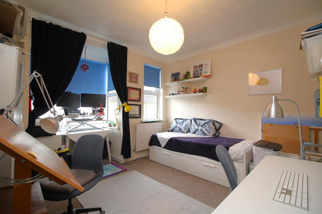 Bedroom 2.JPG