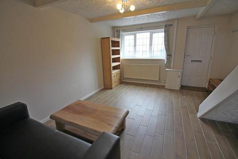2 bedroom mews to rent, Crostons Road, Bury BL8