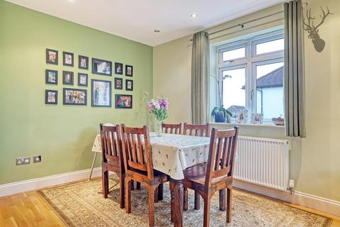 4 bedroom semi-detached house for sale, Forest Drive, Theydon Bois, Epping