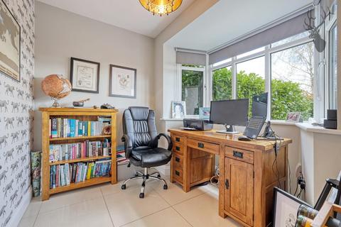 41 Forest Drive, Theydon Bois, Epping, CM16 7HB