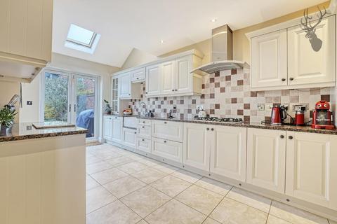 41 Forest Drive, Theydon Bois, Epping, CM16 7HB