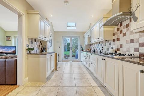 41 Forest Drive, Theydon Bois, Epping, CM16 7HB