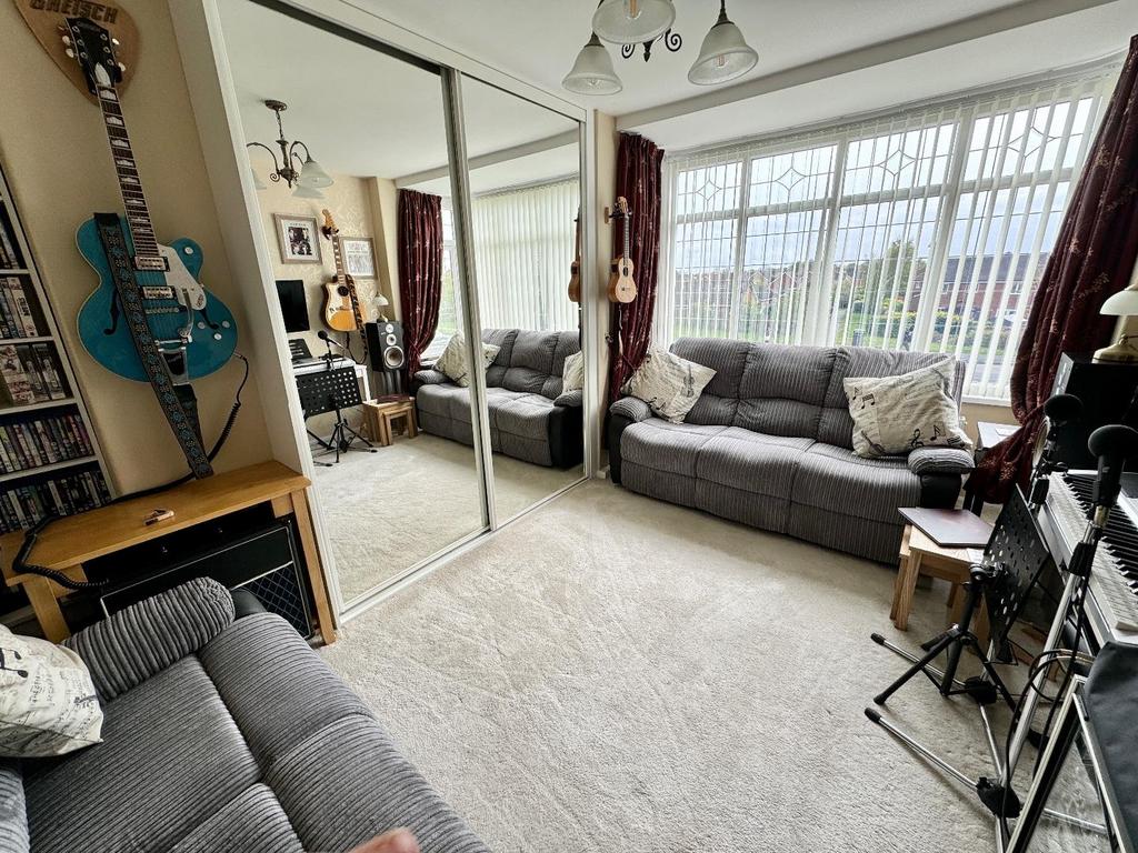 Bedroom ( front)