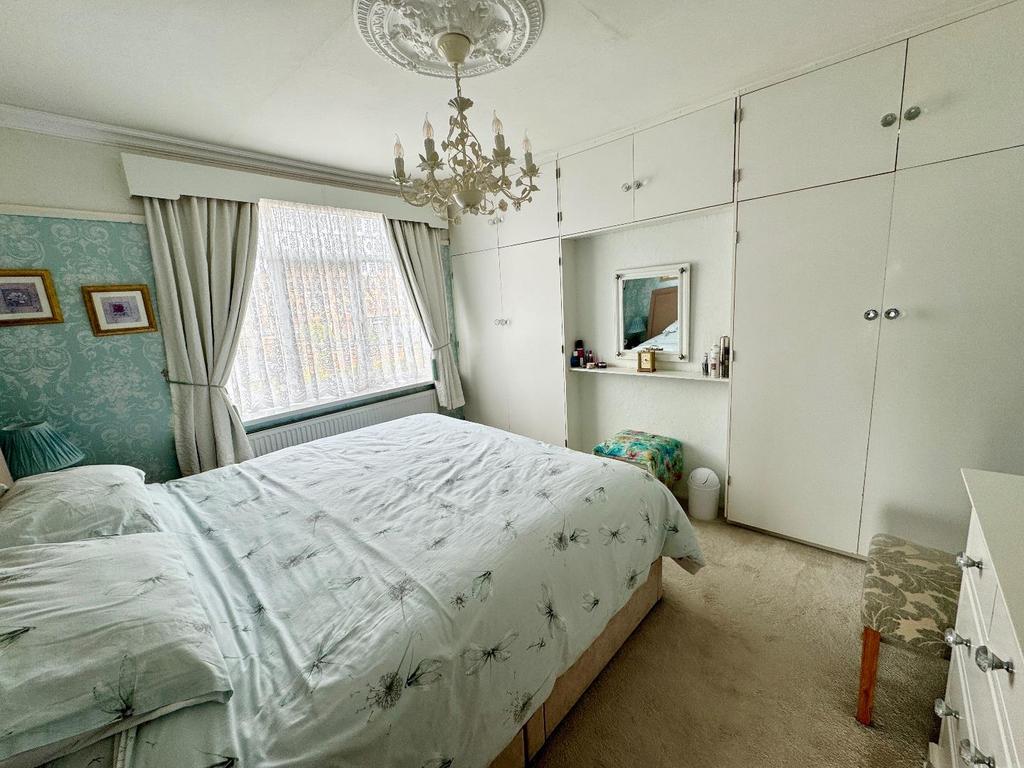 Bedroom ( rear)