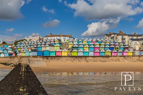 Chalet for sale, Southcliff Promenade, Walton On The Naze