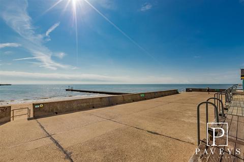 Chalet for sale, Southcliff Promenade, Walton On The Naze