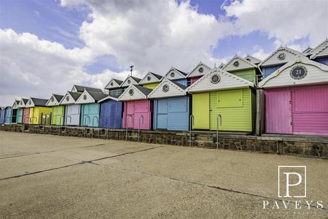 Chalet for sale, Southcliff Promenade, Walton On The Naze