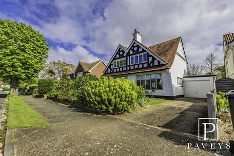 4 bedroom detached house for sale, Winchester Road, Frinton-On-Sea