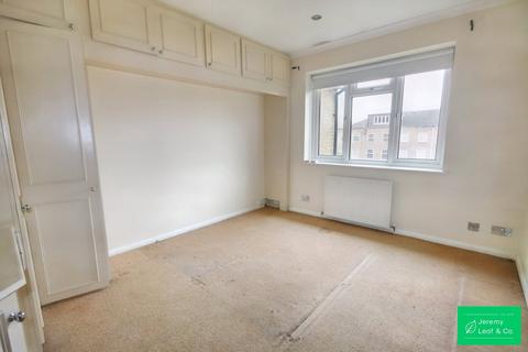 2 bedroom flat for sale, Holden Road, Woodside Park, N12