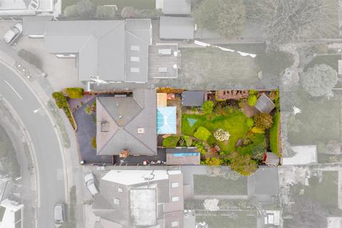 50 Belfairs Drive, Leigh-on-sea, SS9 3AA