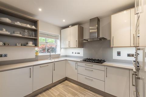 2 bedroom flat for sale, Southdown Road, Harpenden