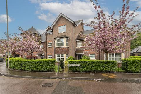 2 bedroom flat for sale, Southdown Road, Harpenden