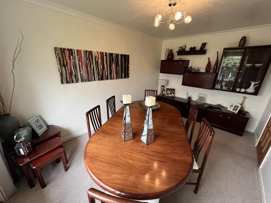 Formal Dining Room/Bedroom 4