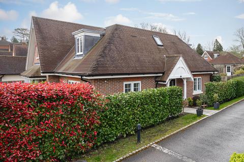 8 Downs Reach, Epsom, KT17 3DJ