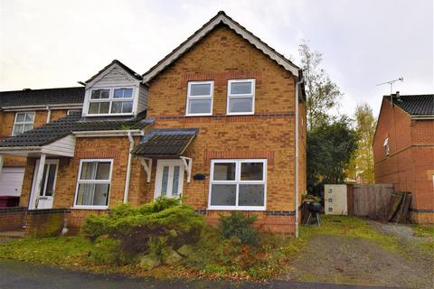 3 bedroom semi-detached house to rent, Bluebell Close, Scunthorpe