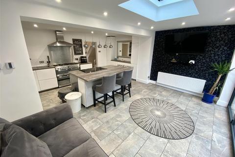 46 Maple Springs, Waltham Abbey, EN9 3LL