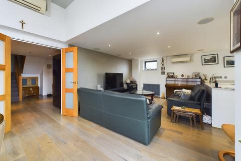 3 bedroom flat for sale, Shaws Alley, Liverpool