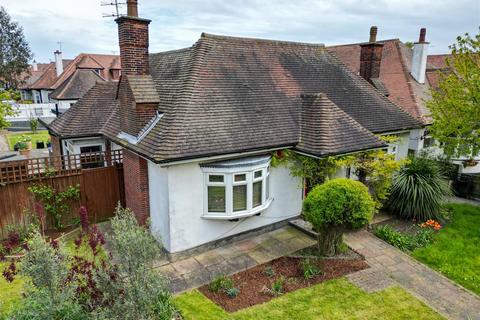4 bedroom detached bungalow for sale, Chalkwell Avenue, Chalkwell