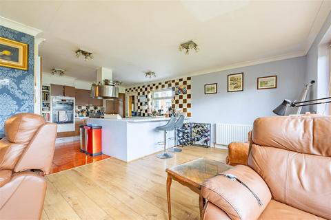 4 bedroom detached bungalow for sale, Chalkwell Avenue, Chalkwell