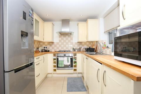 3 bedroom detached house to rent, Crouch Lane, Borough Green, Kent
