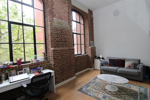 2 bedroom apartment to rent, Manhattan Building, Bow Quarter