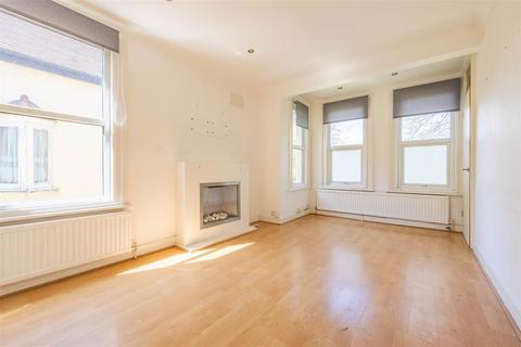 2 bedroom apartment for sale, Carlton Avenue, Westcliff-On-Sea