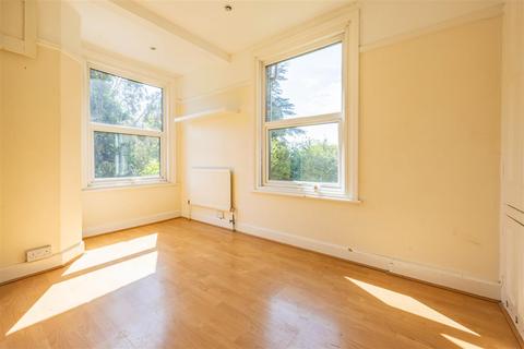 2 bedroom apartment for sale, CARLTON AVENUE, Westcliff-On-Sea