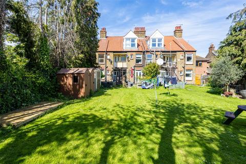 undefined, CARLTON AVENUE, Westcliff-On-Sea