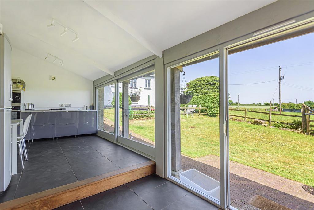 Annexe Kitchen/Dining Area.jpg