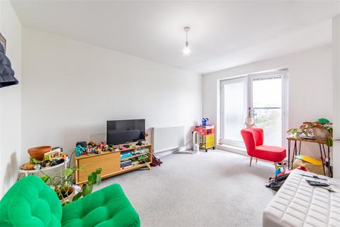 2 bedroom flat for sale, Heron Crescent, Great Park, NE13