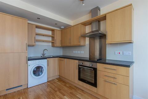 2 bedroom flat to rent, Churchill Way, Cardiff CF10
