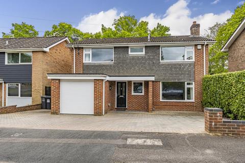 4 bedroom detached house for sale, Holland Close, Chandlers Ford