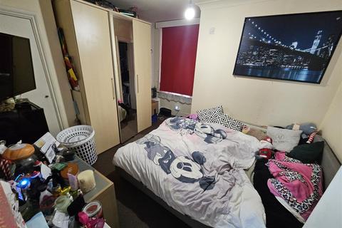 1 bedroom flat for sale, St. Michaels Road, Aldershot