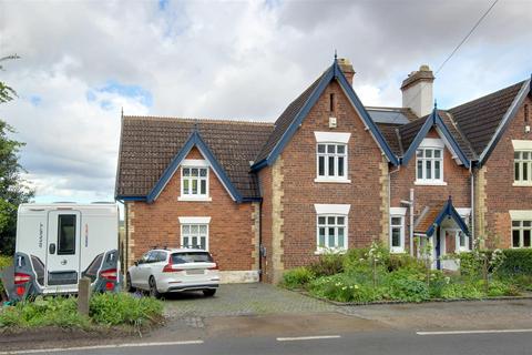 4 bedroom semi-detached house for sale, Jenny Brough Lane, Hessle