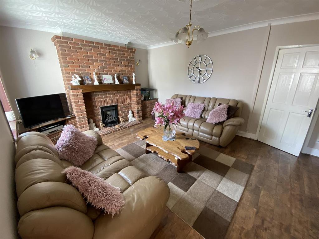 Ashburnham Road, Pembrey, Burry Port 3 bed semidetached house for sale £210,000