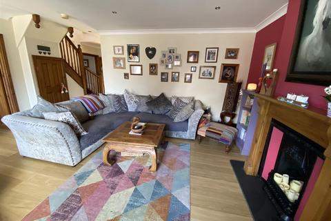 3 bedroom detached bungalow for sale, Clos Gwyn, Tumble, Llanelli