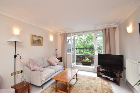 3 bedroom apartment for sale, Chaucer Avenue, Weybridge, KT13