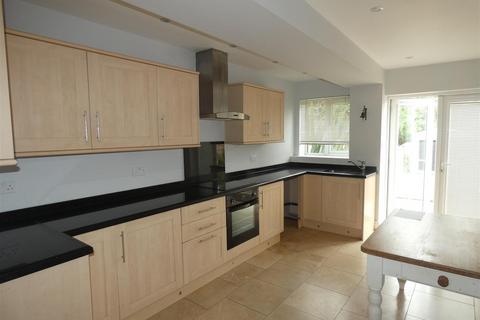 2 bedroom end of terrace house to rent, Newton Road, Burton-On-Trent