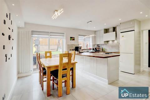 5 bedroom detached house for sale, Surrey Close, Stockingford, Nuneaton