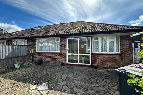 250 Park Avenue, Bushey, WD23 2BH