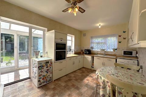 250 Park Avenue, Bushey, WD23 2BH