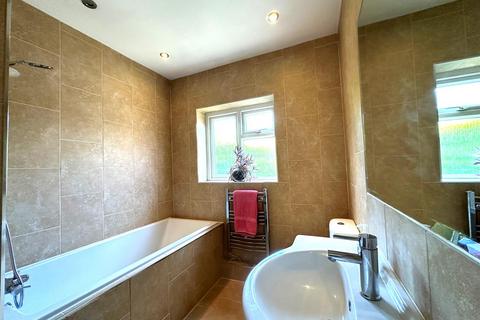 250 Park Avenue, Bushey, WD23 2BH