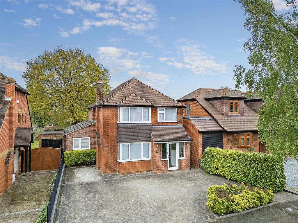 Holmwood Avenue, Shenfield, Brentwood 4 bed detached house for sale £