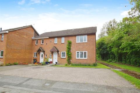 4 bedroom end of terrace house for sale, Partridge Close, Swindon SN3