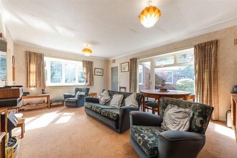 2 bedroom detached bungalow for sale, Mayfield Drive, Henley-In-Arden