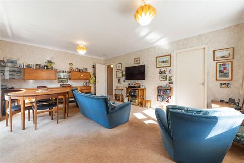 2 bedroom detached bungalow for sale, Mayfield Drive, Henley-In-Arden