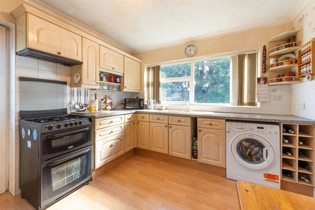 1 Mayfield Drive, Henley in Arden, B95 5 JG 13.jpg