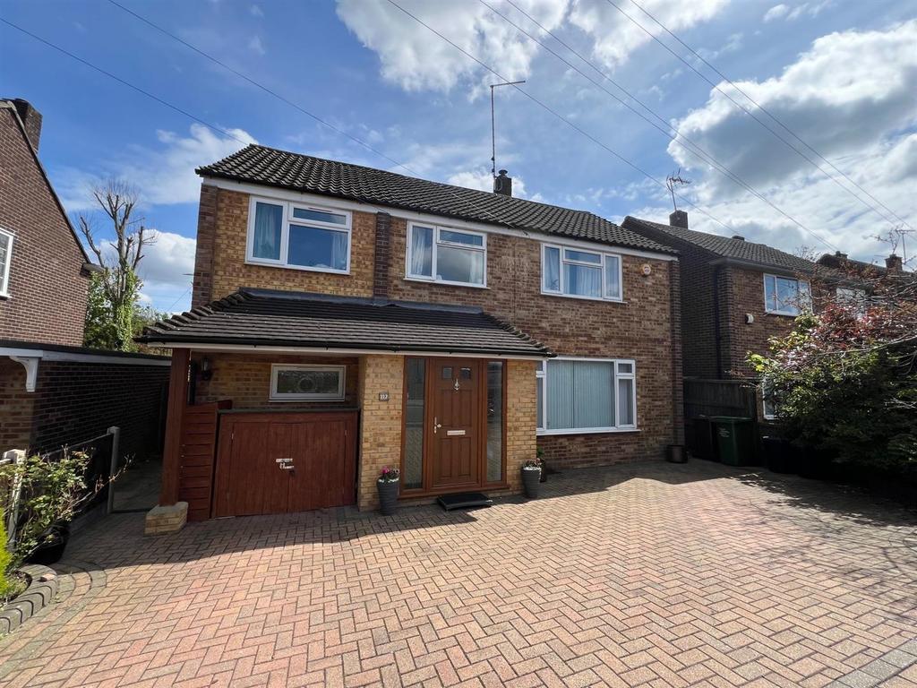Hunter Avenue, Shenfield, Brentwood 4 bed detached house for sale £